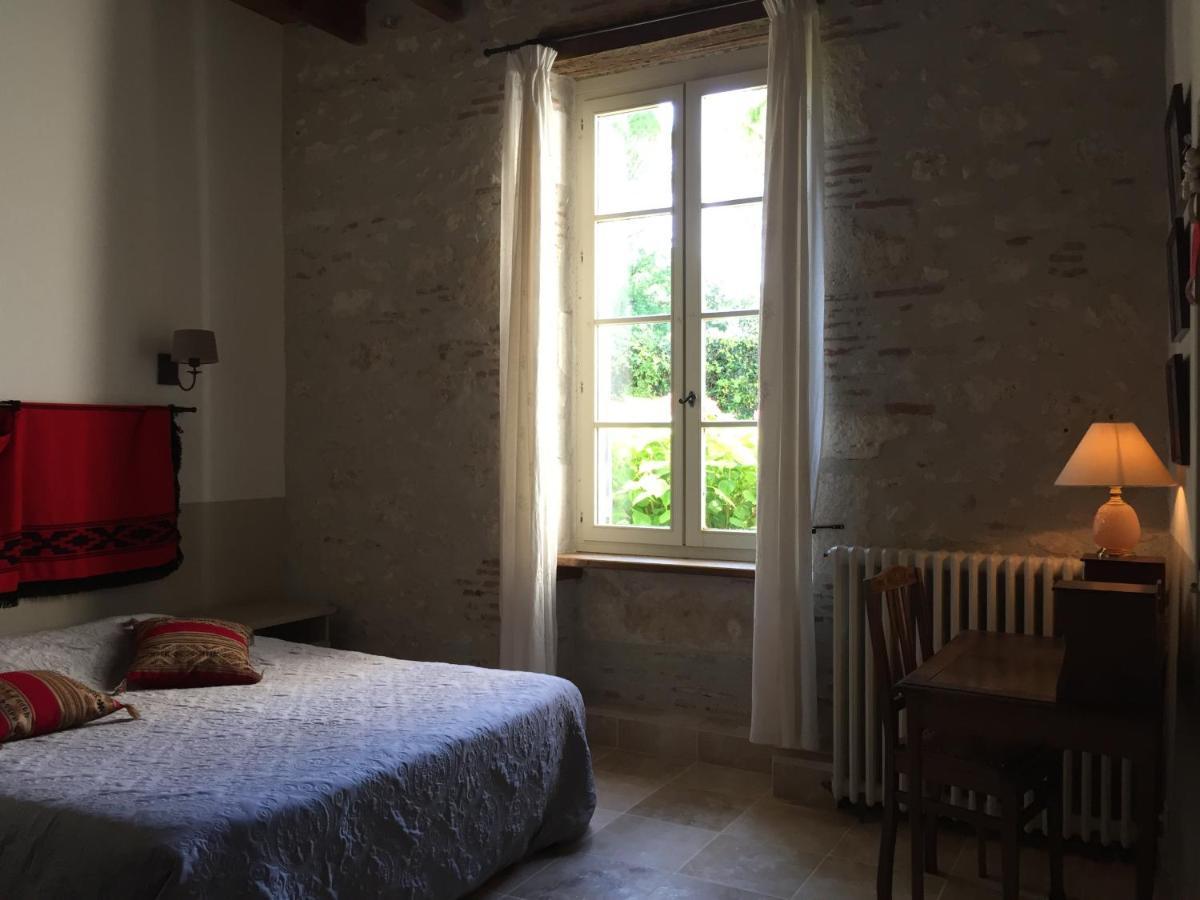 Les Huguets Acomodação com café da manhã Villeneuve-sur-Lot Exterior foto