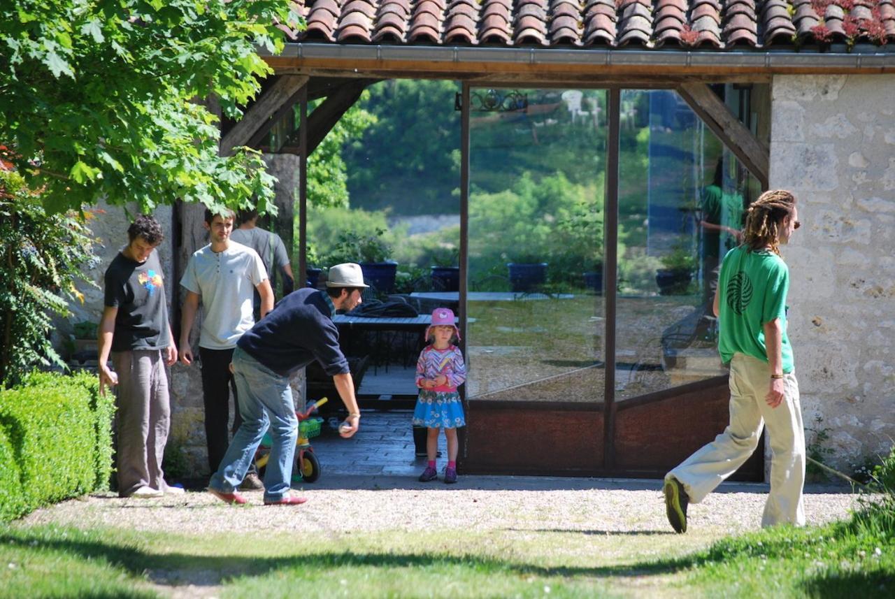 Les Huguets Acomodação com café da manhã Villeneuve-sur-Lot Exterior foto