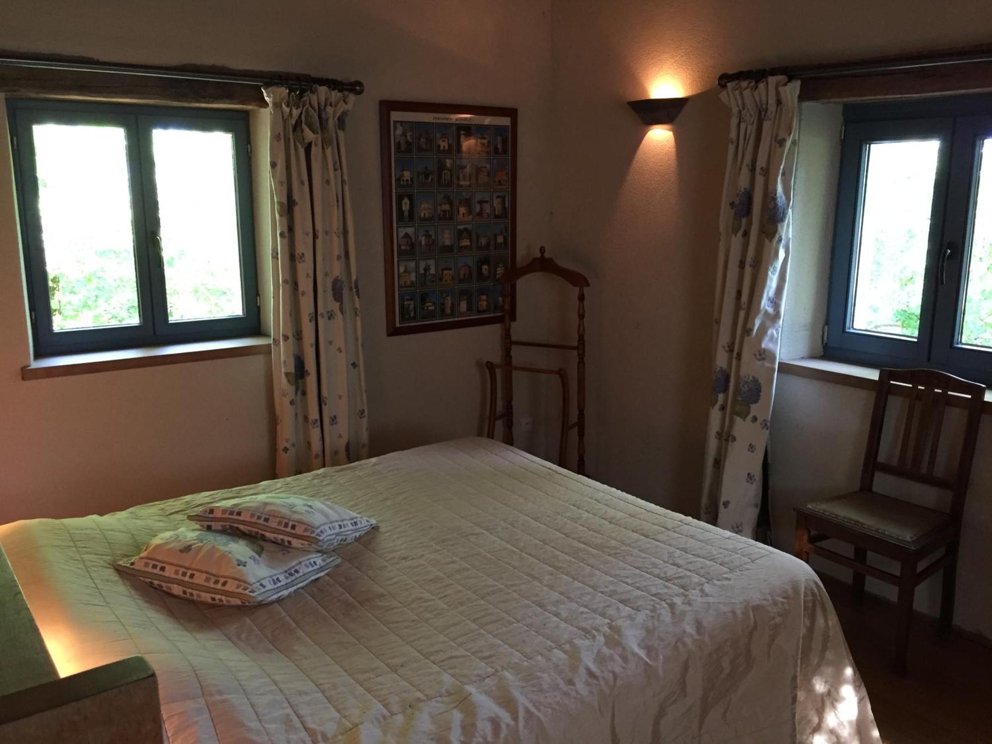 Les Huguets Acomodação com café da manhã Villeneuve-sur-Lot Quarto foto