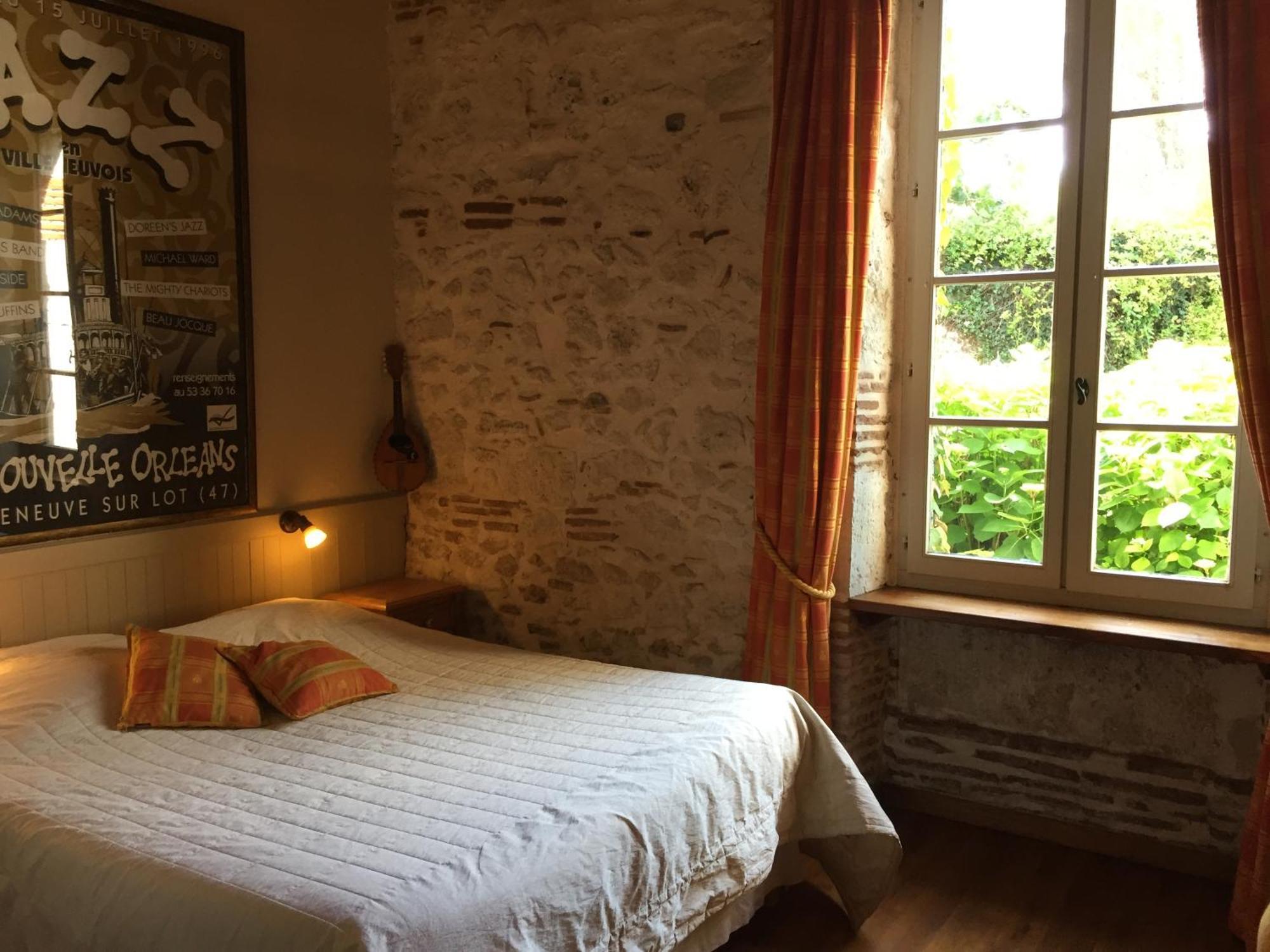 Les Huguets Acomodação com café da manhã Villeneuve-sur-Lot Quarto foto